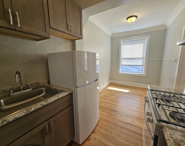 4749 N Monticello Avenue - Photo Thumbnail 5