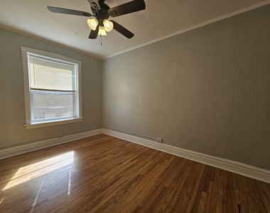 4749 N Monticello Avenue - Photo Thumbnail 9
