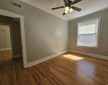 4749 N Monticello Avenue - Photo Thumbnail 8