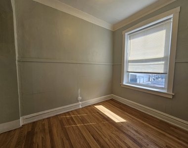 4749 N Monticello Avenue - Photo Thumbnail 10