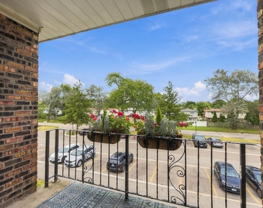 1627 N Windsor Drive - Photo Thumbnail 26