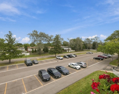1627 N Windsor Drive - Photo Thumbnail 33