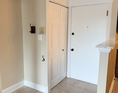 1627 N Windsor Drive - Photo Thumbnail 2