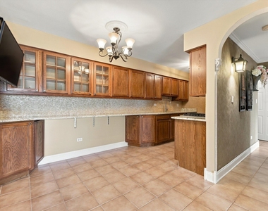 1627 N Windsor Drive - Photo Thumbnail 23