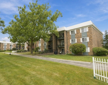 1627 N Windsor Drive - Photo Thumbnail 8