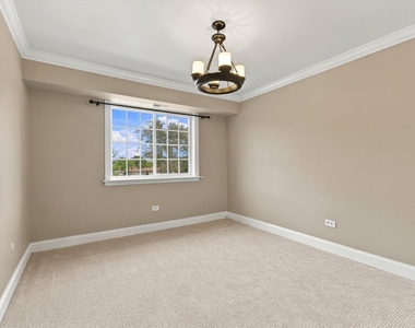 1627 N Windsor Drive - Photo Thumbnail 18