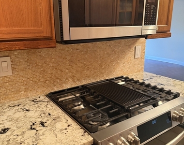 1627 N Windsor Drive - Photo Thumbnail 6