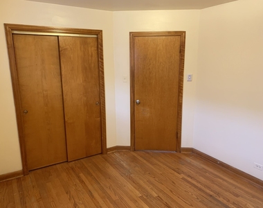 3826 Clarence Avenue - Photo Thumbnail 22