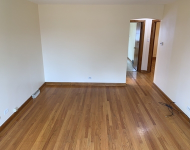 3826 Clarence Avenue - Photo Thumbnail 8