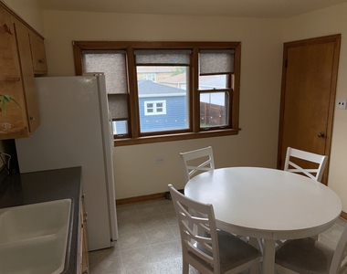 3826 Clarence Avenue - Photo Thumbnail 27