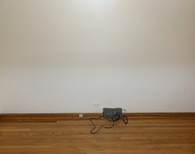 3826 Clarence Avenue - Photo Thumbnail 16