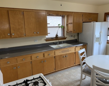 3826 Clarence Avenue - Photo Thumbnail 28