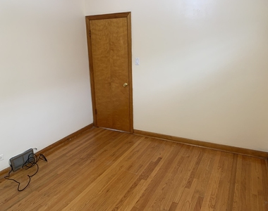3826 Clarence Avenue - Photo Thumbnail 15