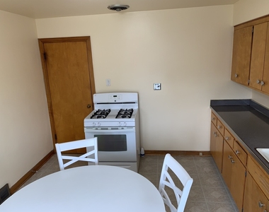3826 Clarence Avenue - Photo Thumbnail 26
