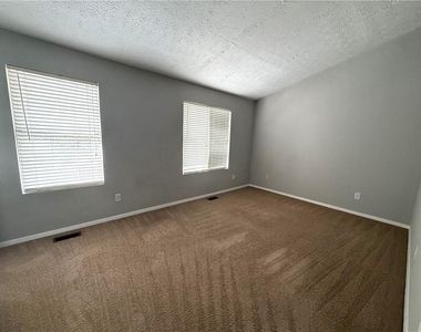 805 Wedgewood Way - Photo Thumbnail 12
