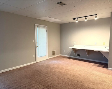 805 Wedgewood Way - Photo Thumbnail 14