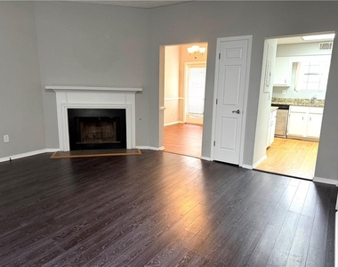 805 Wedgewood Way - Photo Thumbnail 5