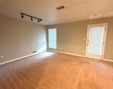 805 Wedgewood Way - Photo Thumbnail 17