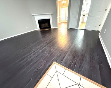 805 Wedgewood Way - Photo Thumbnail 7