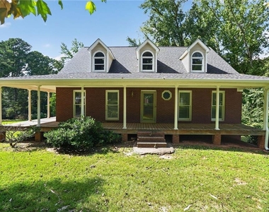 83 Russell Rd - Photo Thumbnail 3