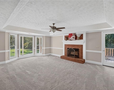 83 Russell Rd - Photo Thumbnail 5