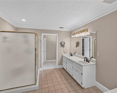 83 Russell Rd - Photo Thumbnail 31