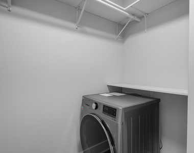 6166 N Sheridan Road - Photo Thumbnail 9