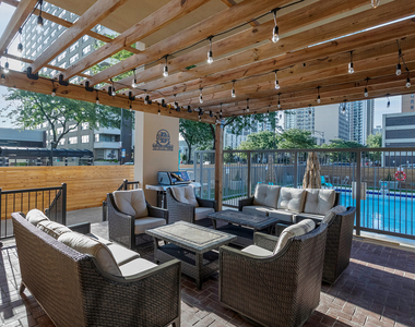 6166 N Sheridan Road - Photo Thumbnail 11