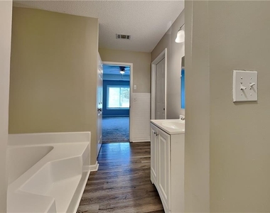1330 Burning Bush Drive - Photo Thumbnail 8