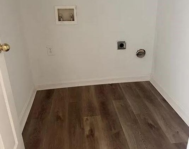 6016 Leeshire Trace - Photo Thumbnail 5