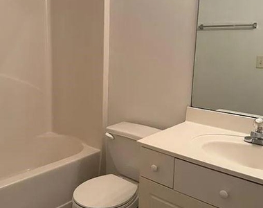 6016 Leeshire Trace - Photo Thumbnail 14