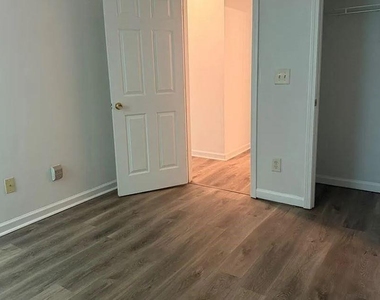 6016 Leeshire Trace - Photo Thumbnail 13