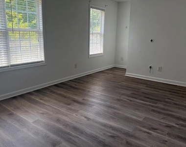 6016 Leeshire Trace - Photo Thumbnail 7