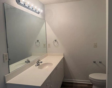 6016 Leeshire Trace - Photo Thumbnail 15