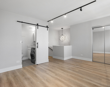 6166 N Sheridan Road - Photo Thumbnail 5
