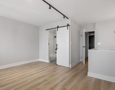 6166 N Sheridan Road - Photo Thumbnail 6