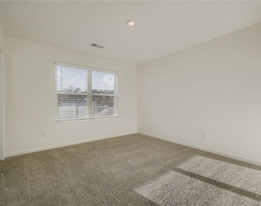 6221 Honeybell Alley - Photo Thumbnail 18