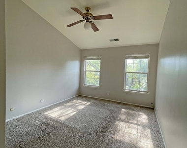 238 Green Knoll Lane - Photo Thumbnail 8