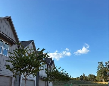 411a Summit View Ln - Photo Thumbnail 1