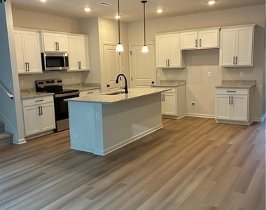 411a Summit View Ln - Photo Thumbnail 4