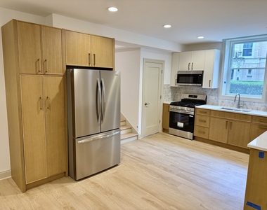 531 Hinman Avenue - Photo Thumbnail 3