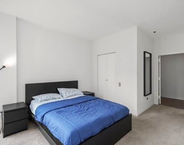 653 N Kingsbury Street - Photo Thumbnail 18