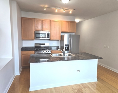 8 W Monroe Street - Photo Thumbnail 2
