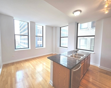 8 W Monroe Street - Photo Thumbnail 3
