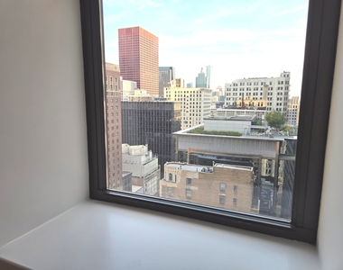 8 W Monroe Street - Photo Thumbnail 5