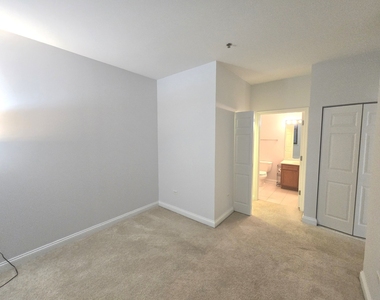 8 W Monroe Street - Photo Thumbnail 10