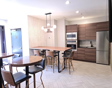 8 W Monroe Street - Photo Thumbnail 17