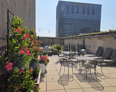 8 W Monroe Street - Photo Thumbnail 15