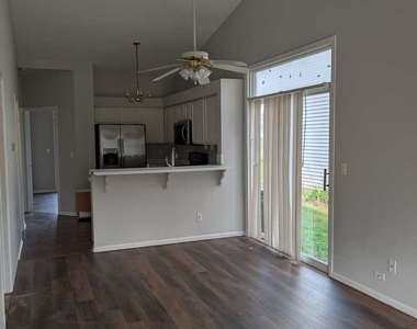 14002 Edgewater Court - Photo Thumbnail 1