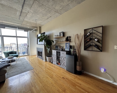 1000 W Adams Street - Photo Thumbnail 10